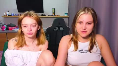 Anna and Luna online show from July 15, 2026, 4:56 pm