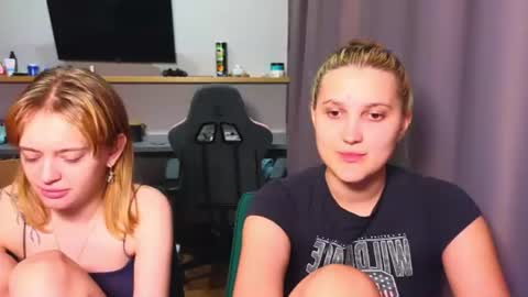 Anna and Luna online show from July 17, 2026, 5:51 pm