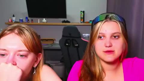 Anna and Luna online show from July 24, 2026, 5:55 pm