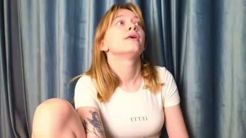 Anna and Luna online show from July 28, 2026, 7:37 pm