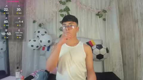 your_kitty_boy online show from July 2, 2026, 7:53 pm