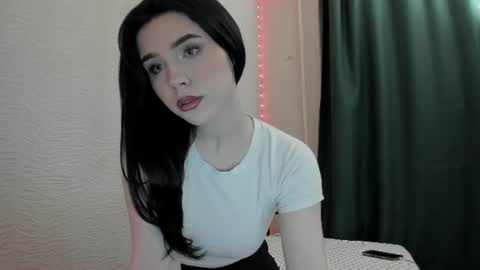 Snapshot of your_tender_doll chatting on June 18, 2026, 8:57 pm Alice online show from June 18, 2026, 8:57 pm