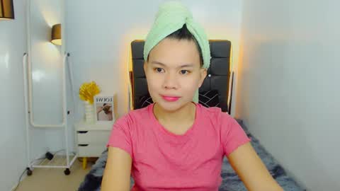 Snapshot of yourcuteprincess_ chatting on June 26, 2026, 12:42 pm yourcuteprincess_ online show from June 26, 2026, 12:42 pm