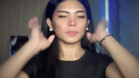 Snapshot of yourehot_pretty chatting on April 25, 2026, 4:37 pm Do read my bio online show from April 25, 2026, 4:37 pm