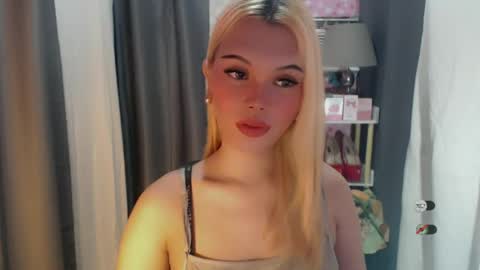Snapshot of yourlovekylie chatting on June 21, 2026, 6:27 am KYLIE MORE online show from June 21, 2026, 6:27 am