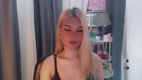 Snapshot of yourlovekylie chatting on June 29, 2026, 10:15 am KYLIE MORE online show from June 29, 2026, 10:15 am