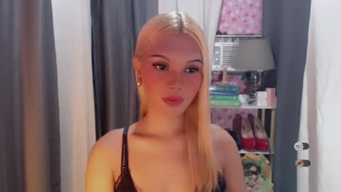 Snapshot of yourlovekylie chatting on July 7, 2026, 6:38 am KYLIE MORE online show from July 7, 2026, 6:38 am