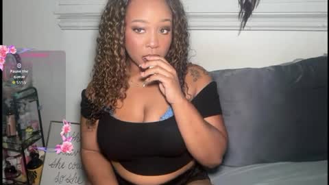 YOURMOMMY online show from August 3, 2026, 4:22 am