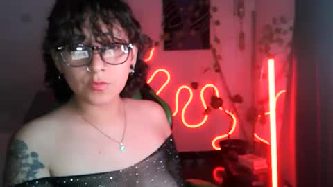 Snapshot of yourownerserena chatting on November 25, 2025, 5:29 am Serena online show from November 25, 2025, 5:29 am