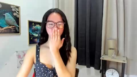yourtinybunny online show from July 3, 2026, 9:16 am