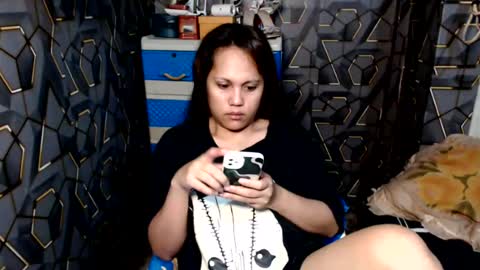 yumi online show from July 28, 2026, 7:15 pm