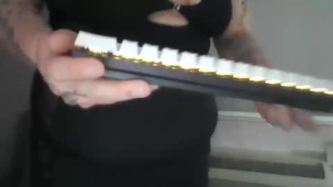 yummythick5150 online show from January 22, 2025, 2:37 am