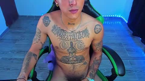 BiG Zafiro online show from May 16, 2026, 1:35 am