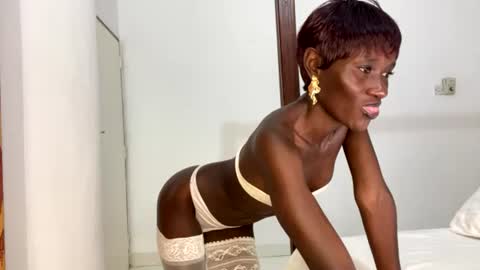 zaria_amara online show from June 26, 2026, 7:51 pm