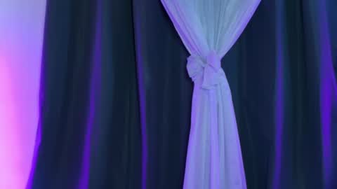 Karolyne online show from June 16, 2026, 8:11 pm