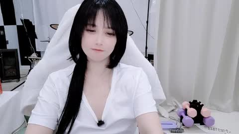 zhen online show from May 15, 2026, 12:45 pm
