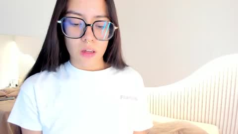 Snapshot of zoe_blunt_one chatting on May 15, 2026, 11:17 am zoe_blunt_one online show from May 15, 2026, 11:17 am