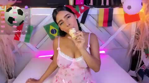 Zoey  online show from June 20, 2026, 9:50 pm