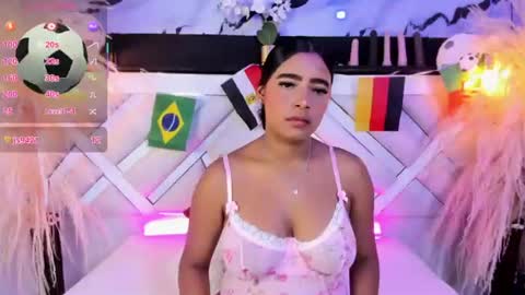 Zoey  online show from July 3, 2026, 9:32 pm