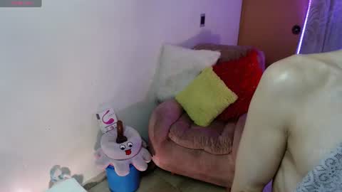 Zoe online show from June 14, 2026, 3:19 am