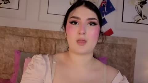 zoe_moon__ online show from June 20, 2026, 12:19 pm