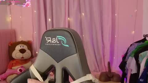 zoe_sullivan_ online show from July 13, 2026, 9:01 am