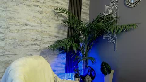 ZOE online show from May 24, 2026, 1:21 am