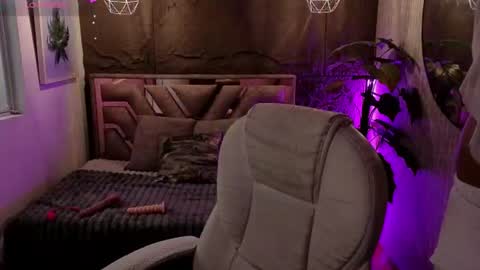 ZOE online show from July 23, 2026, 9:13 pm