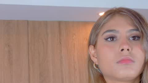 Zoe online show from May 10, 2026, 1:05 pm