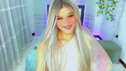 zoeschmmit online show from May 25, 2026, 11:11 pm