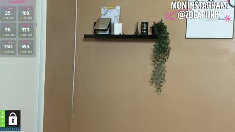 zoeypinkk online show from March 27, 2026, 5:57 am