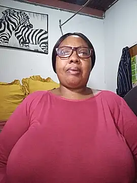 Snapshot of YELLOW_BONE chatting on July 10, 2026, 8:33 pm YELLOW BONE online show from July 10, 2026, 8:33 pm