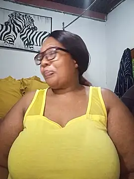 Snapshot of YELLOW_BONE chatting on July 14, 2026, 8:58 pm YELLOW BONE online show from July 14, 2026, 8:58 pm