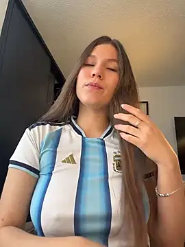 AmelieLaurent  online show from July 12, 2026, 3:25 pm