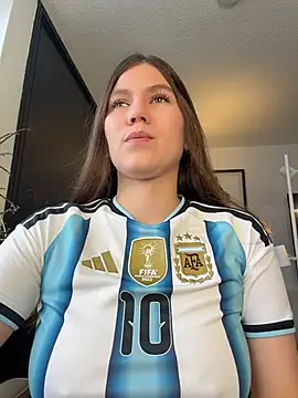 AmelieLaurent  online show from July 14, 2026, 12:44 pm