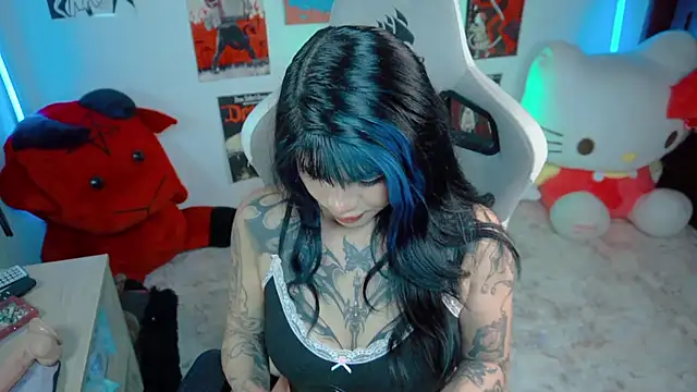 Snapshot of Deadly_Doll chatting on June 29, 2026, 11:27 pm Deadly Doll online show from June 29, 2026, 11:27 pm