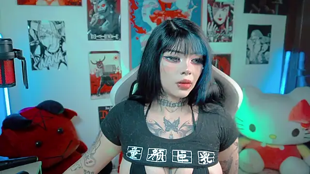 Snapshot of Deadly_Doll chatting on July 24, 2026, 8:29 pm Deadly Doll online show from July 24, 2026, 8:29 pm