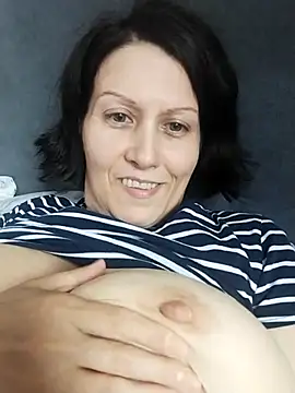 Snapshot of Mira_bel chatting on July 2, 2026, 2:56 pm Mira bel online show from July 2, 2026, 2:56 pm