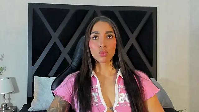 KAYLA BATISTA online show from July 1, 2026, 12:01 am