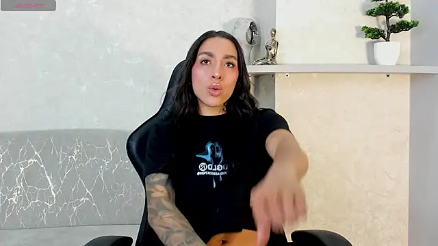KAYLA BATISTA online show from July 12, 2026, 1:35 pm