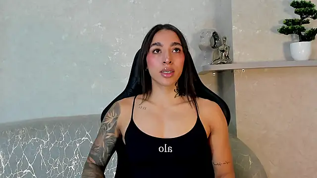 KAYLA BATISTA online show from July 19, 2026, 3:05 pm