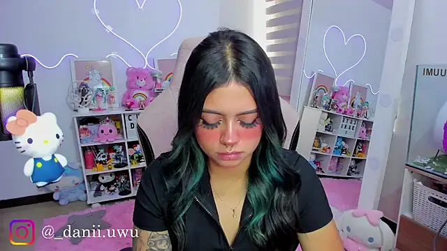 Snapshot of CuteDani_ chatting on May 20, 2026, 2:34 pm CuteDani online show from May 20, 2026, 2:34 pm