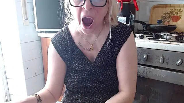 martachatte online show from April 26, 2026, 7:28 am