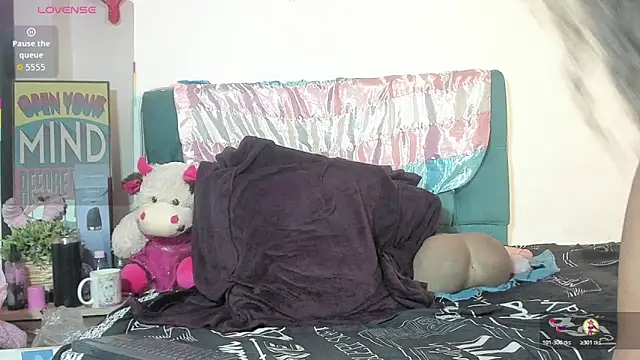 StefanyMiler online show from June 30, 2026, 8:32 pm