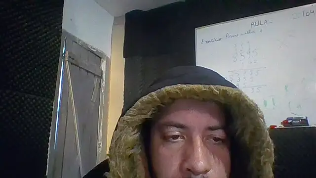 Snapshot of MachoScorpionCaralho chatting on July 17, 2026, 10:33 am MachoScorpionCaralho online show from July 17, 2026, 10:33 am