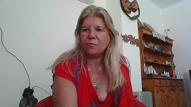 TrustfulVampire1 online show from May 5, 2026, 9:50 am