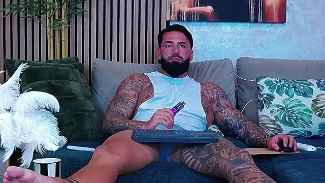 masterkingofmusclee online show from June 29, 2026, 7:58 am