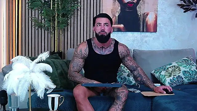 masterkingofmusclee online show from July 21, 2026, 7:54 am