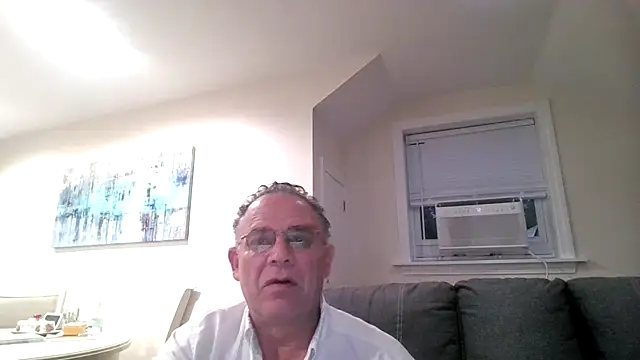 twopeopleinlove online show from July 29, 2026, 9:29 am