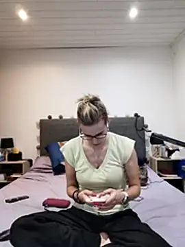 Madame Callie online show from June 27, 2026, 8:25 pm
